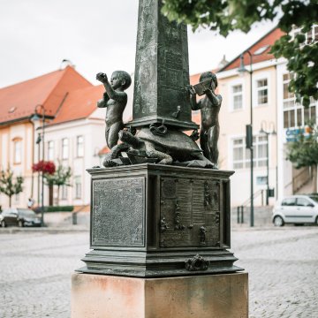 Obelisk Via Lucis